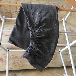 Lululemon to-the-knee tights